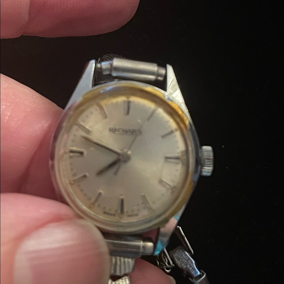 Vintage Ladies Richard Watch - Runs Keeps Time - Picture 2 of 5